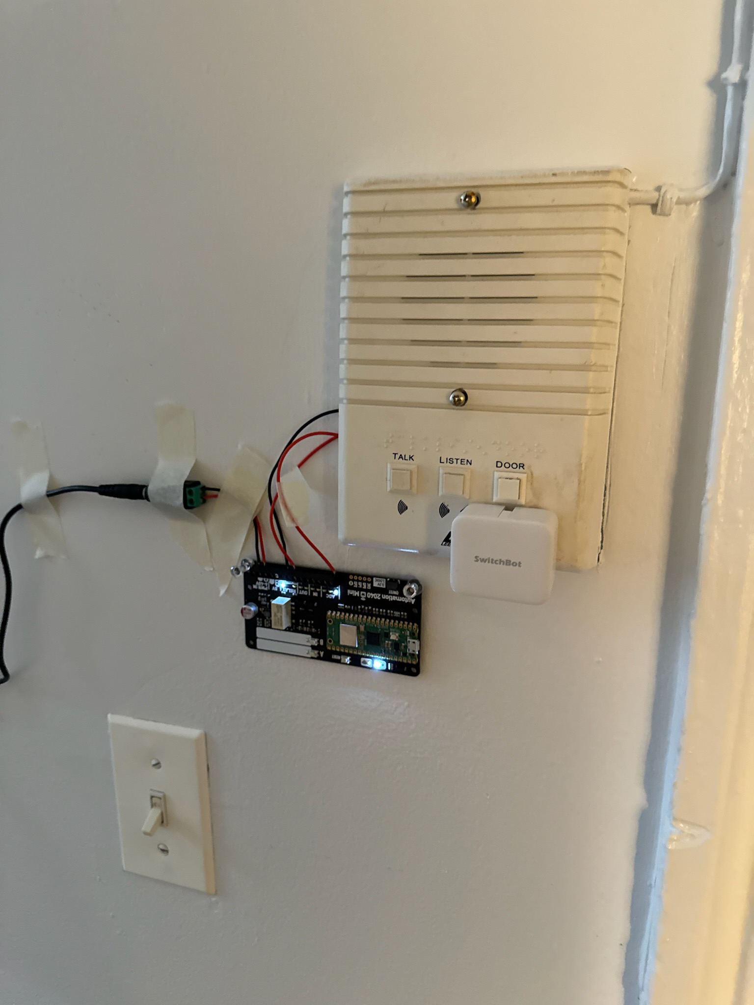 The finished Automation 2040W Mini with wires connected